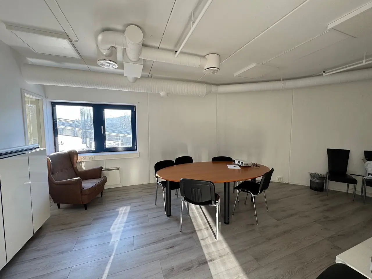 Moderne kontor på Karihaugen