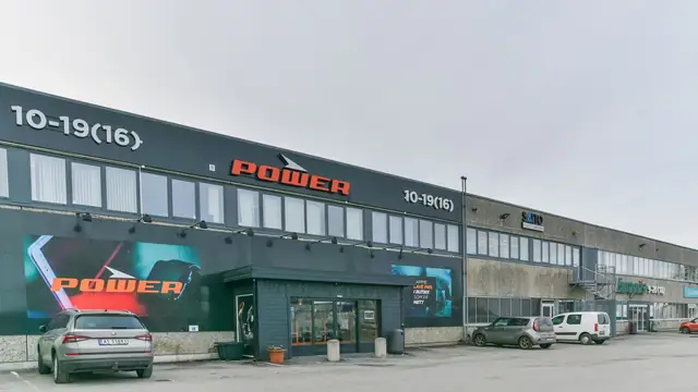 735 kvm handel ved Eidsvoll Verk stasjon
